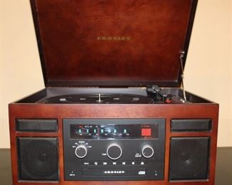 Crosley Patriarch Turntable/Radio/CD