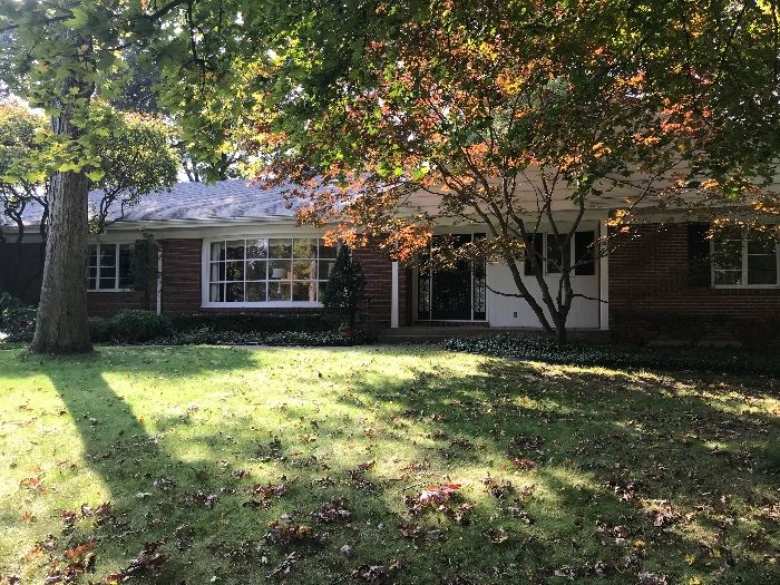 POSSESSIONS* Estate Sale in Rockford, IL starts on 10/25/2019