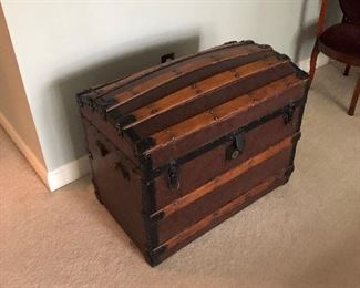 Dome top steamer trunk