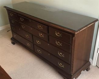 Federal style dresser