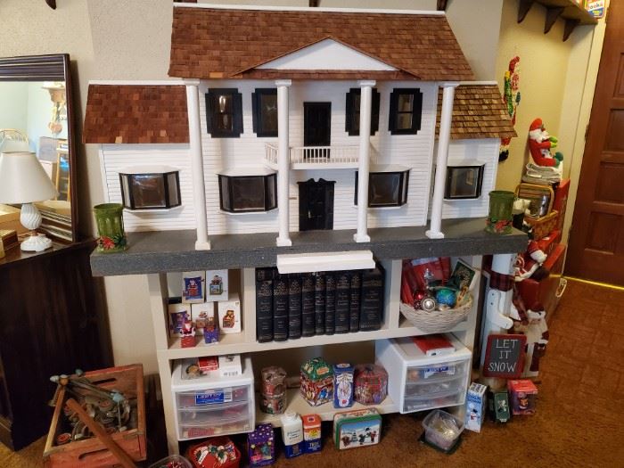 HUGE VINTAGE DOLL HOUSE