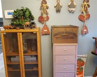 TEAPOTS, QUILTED CASE, 2 DOOR CABINET (SOME COMICS ARE INSIDE)