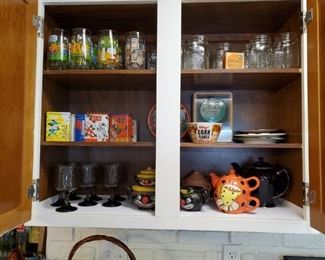 VINTAGE COLLECTIBLE GLASSES