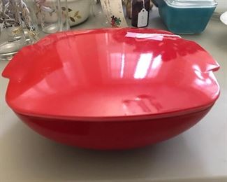 Red Pyrex bowl and top