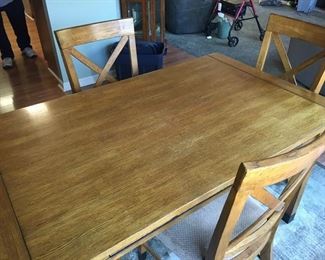 Handsome Oak Dinner Table & Four Chairs (Leaves too)