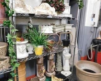 Assorted planters, vases & floral items 