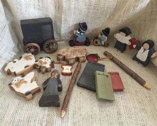 Assorted country wood pieces/decor