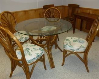 Rattan table & chairs