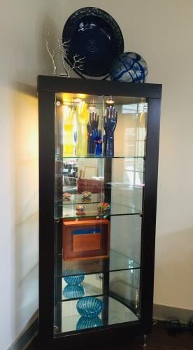 Trapezoidal Lighted & Mirrored Corner Display Cabinet        https://ctbids.com/#!/description/share/258881