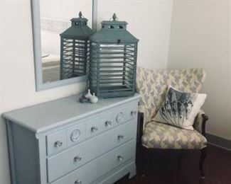 Blue Dresser and Chair Lot https://ctbids.com/#!/description/share/258911
