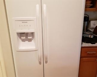 5 yr old Frigidaire Refrigerator