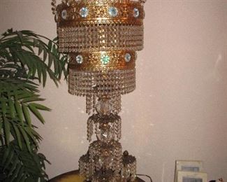Waterfall table lamp