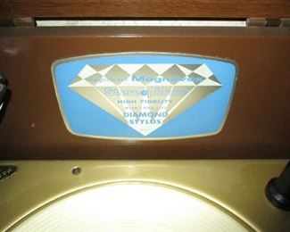 Magnavox label