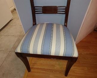 4 Chairs with Drop Leaf Table