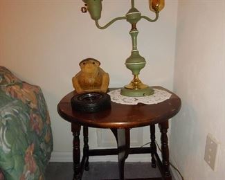 Occassional Table, Lamp & Knick Knacks