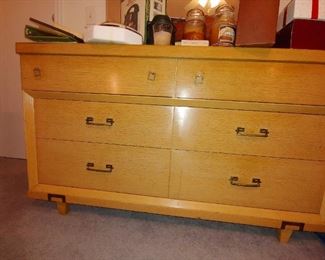 Vintage Mid-Century- Harmony House Dresser & Mirror= Beautiful Condition