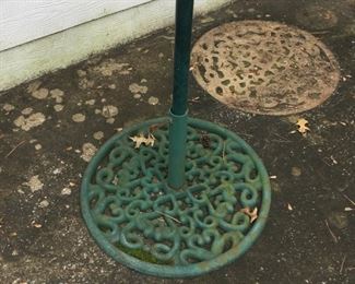#39	green umbrella stand 22" diameter	$ 40.00