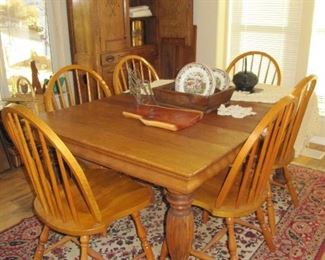 Antique oak table with wheels