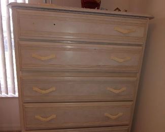 Light, white wash Chest of Drawers