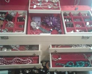 bargain jewelry-fun to look for treasures