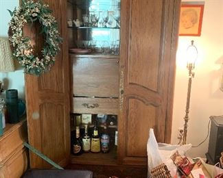 One view of that beautiful bar