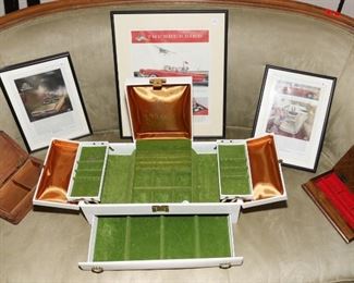 vintage jewelry box. Vintage velveteen love seat