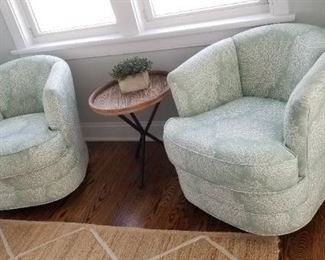 Set of two swivel chairs & accent table