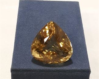 Vertrine Triliant Cut Gemstone 71.78 ct