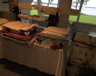 Quilts & Linens