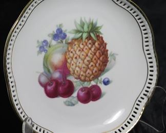 Schumann Arzberg Germany Fruit Plate w/ Fruit, 8"