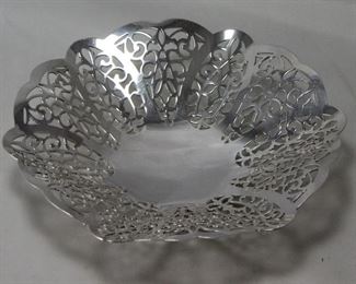 International Silver Company “Lovelace” Footed bonbon Bowl 