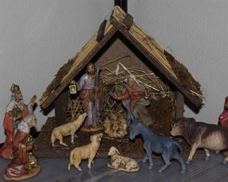 Vintage Manger Scene with Cache