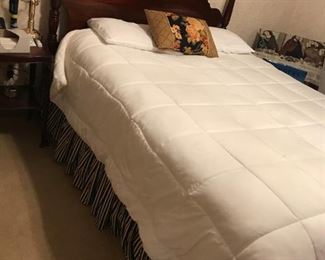 Mahogany Queen bed (headboard sold)