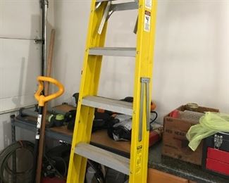 Stanley 7 Foot Ladder (Maximum reach 11 Foot)