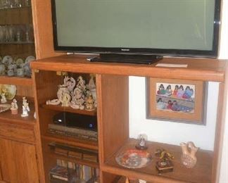 Oak Media Stand, Flat Screen TV, Records, DVD/vhs Player, decor