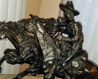 Detailed Pictures of the Frederic Remington Statue