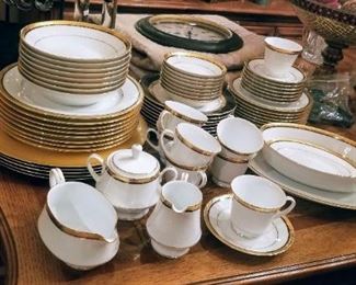 Contemporary Fine China by Noritake SRI LANKA Regent Gold 63 pcs