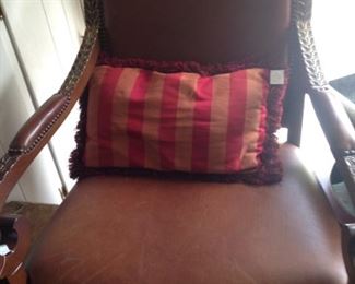 Another decorative pillow