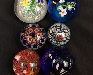 Beautiful glass paperweights https://ctbids.com/#!/description/share/260005