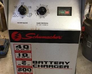 Schumacher 40 - 100 Amp
 Battery Charger & Engine Charger