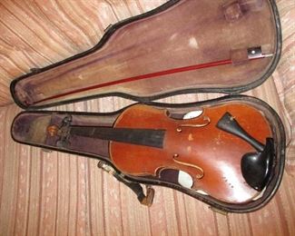 violin in case