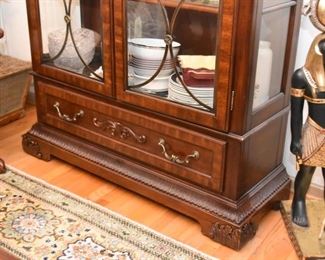 Fantastic China Display Cabinet
