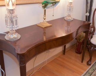 Lovely Traditional Console Table / Server