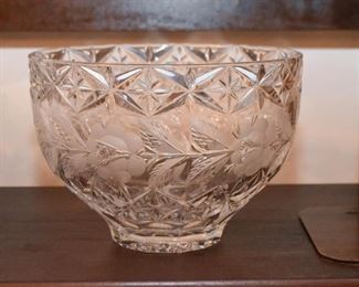 Crystal & Glassware (Cut Crystal, Pressed Glass, Etc.)
