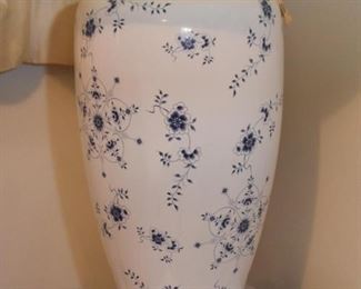 Blue & White Pottery Table Lamp