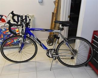 Blue Schwinn Prelude Bike / Bicycle