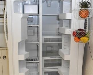 Side-by-Side Refrigerator Freezer