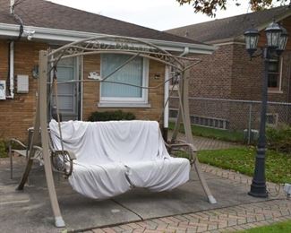 Outdoor Garden Canopy Swing