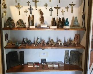 Small bronzes, pendants, ceramics