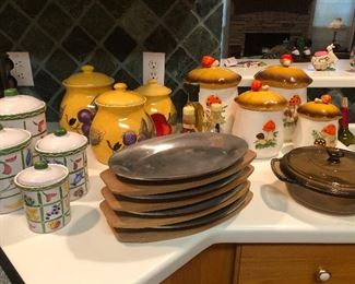 Okay, I love that 70s mushroom-themed ceramic canister set on the right there.  What home is complete without it?